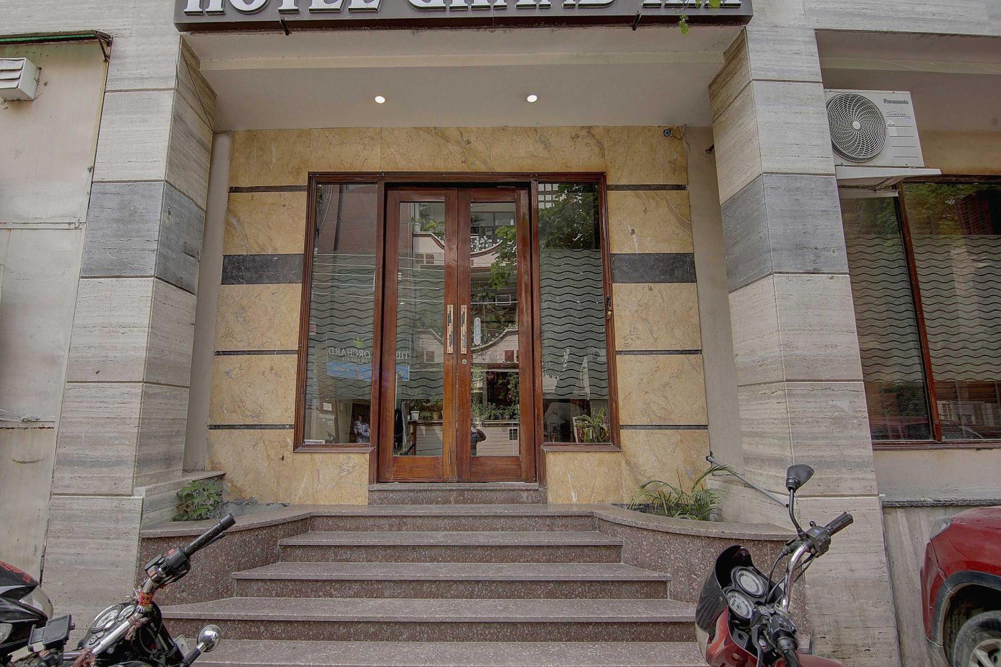 Townhouse Grand Inn Gáziábád Kültér fotó