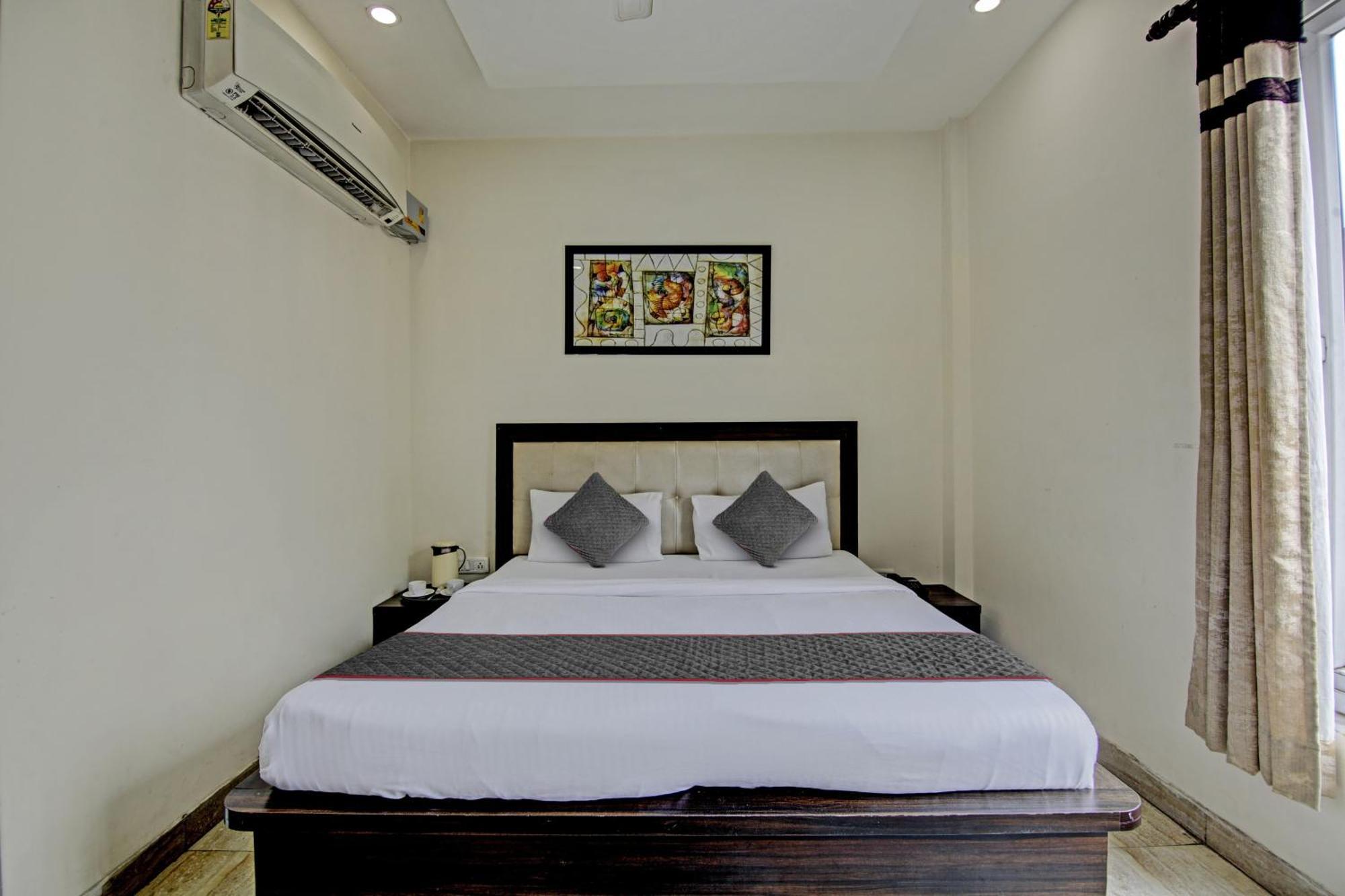 Townhouse Grand Inn Gáziábád Kültér fotó