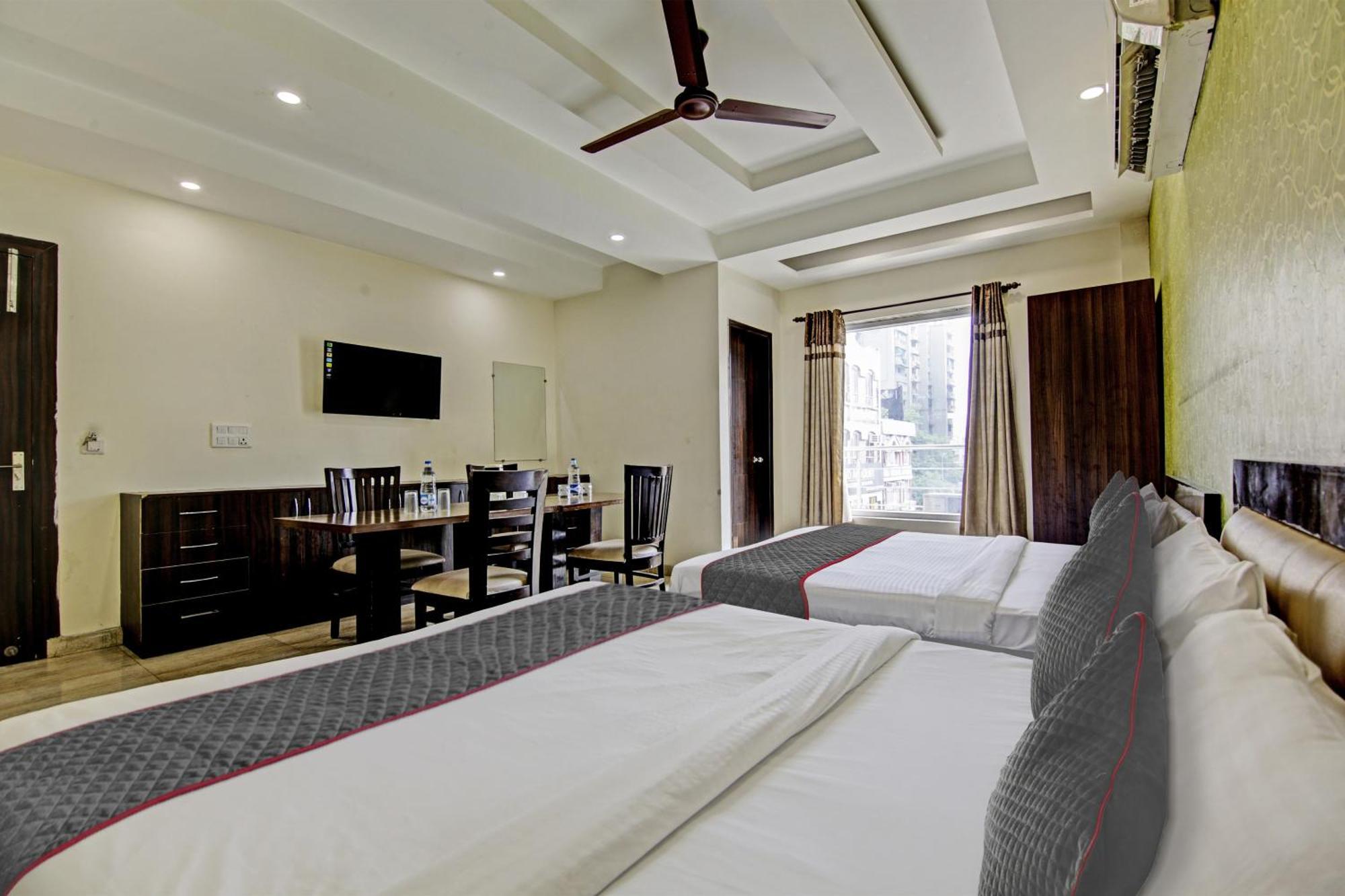 Townhouse Grand Inn Gáziábád Kültér fotó